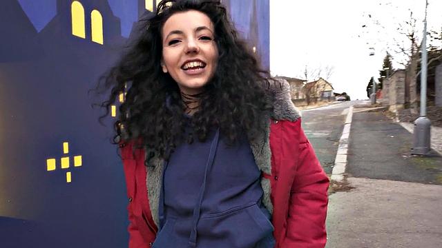 Amateur sweetie doggystyled by agent