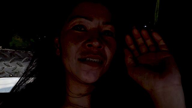 филиппинская милфа делает вещи, о которых юным только мечтать