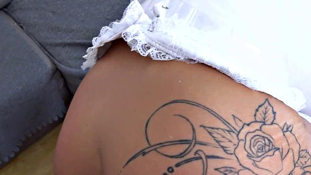 DEBT4k. Brazen guy fucks another bride as the only way to delay debt