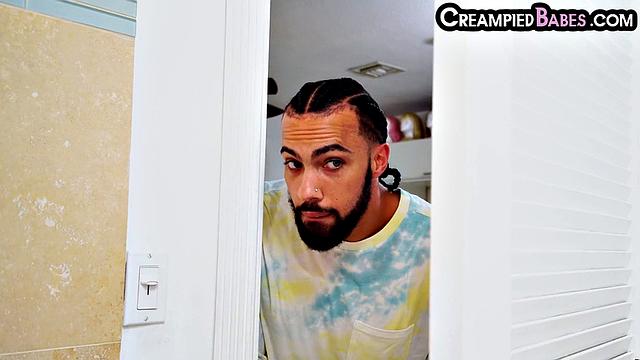 Big-titted ebony deepthroating