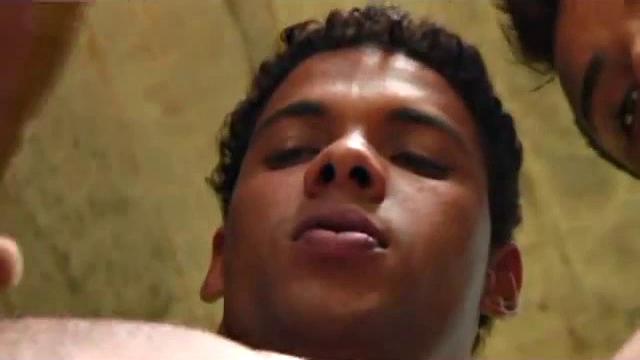 смотри, как caspar loronha сосет ulises cuen и получает по полной