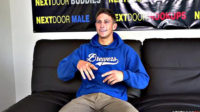 Solo jock enjoys stroking while watching porn