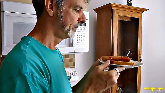 DADDY GIANT 43 - Tiny Chef Wiener - Richard Lennox