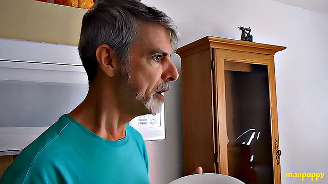 DADDY GIANT 43 - Tiny Chef Wiener - Richard Lennox