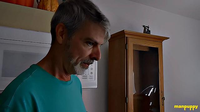 DADDY GIANT 43 - Tiny Chef Wiener - Richard Lennox