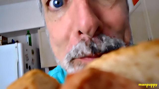 DADDY GIANT 43 - Tiny Chef Wiener - Richard Lennox