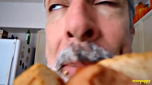 DADDY GIANT 43 - Tiny Chef Wiener - Richard Lennox