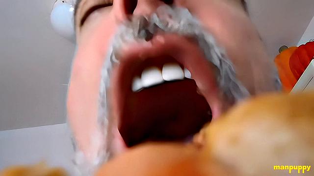 DADDY GIANT 43 - Tiny Chef Wiener - Richard Lennox