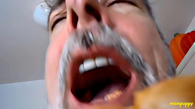 DADDY GIANT 43 - Tiny Chef Wiener - Richard Lennox