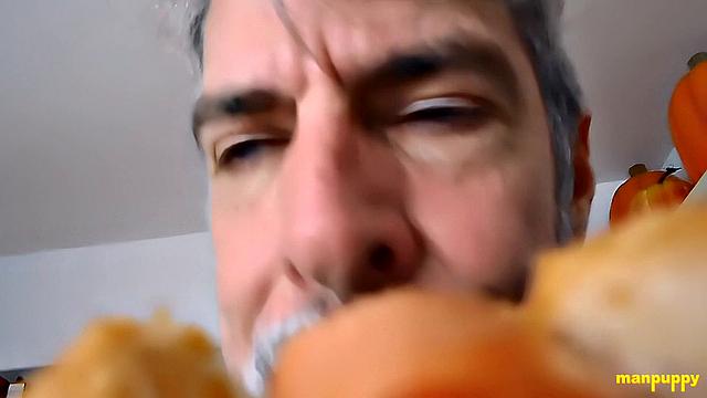 DADDY GIANT 43 - Tiny Chef Wiener - Richard Lennox