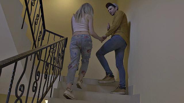 Casual teen sex - Lizi Smoke - Multi-orgasm casual sex