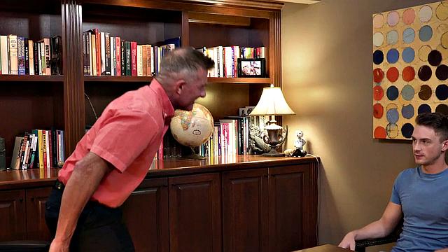 Bottom gaydaddy barebacked in office by top stud