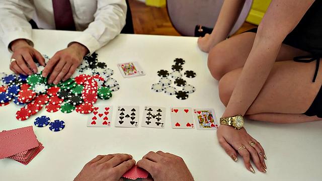 HUNT4K. Winner Takes Hole