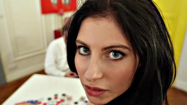 HUNT4K. Winner Takes Hole