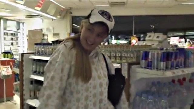 Amatur coed blonde sneaking around