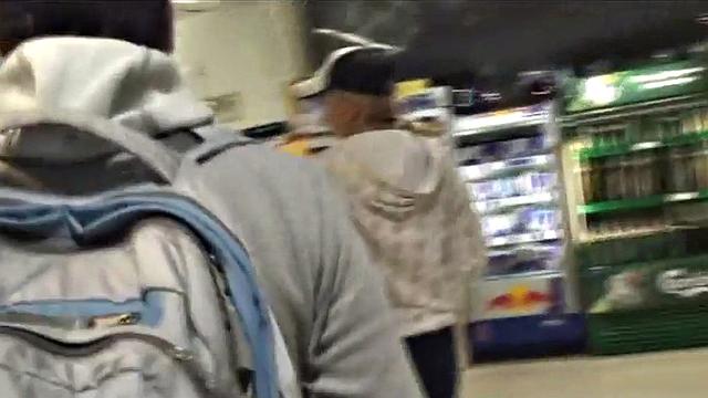 Amatur coed blonde sneaking around