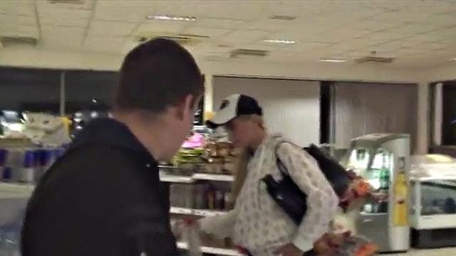 Блондинка под прикрытием, но ее желание выдает с головой