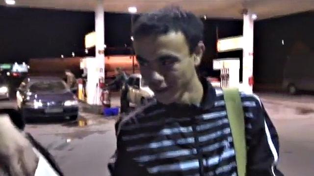 Amatur coed blonde sneaking around