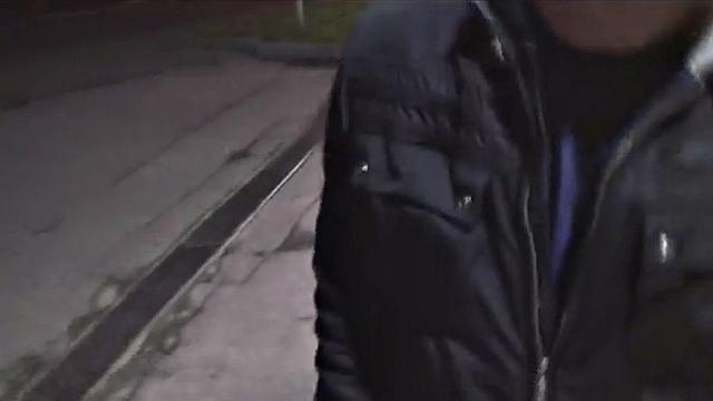 Amatur coed blonde sneaking around