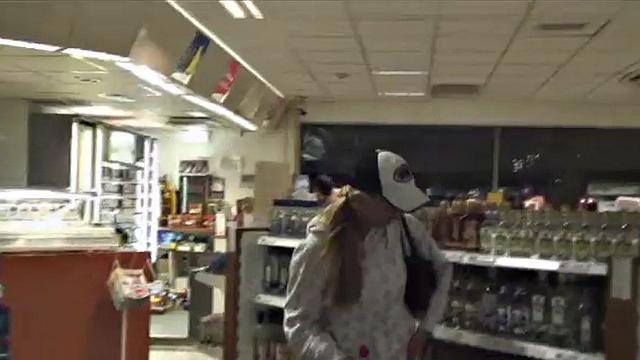 Блондинка под прикрытием, но ее желание выдает с головой