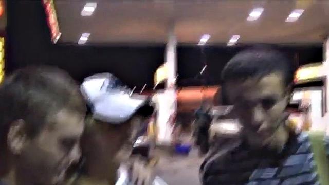 Amatur coed blonde sneaking around