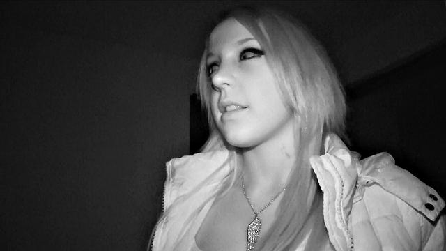 Pretty Woman Gets A Big Dick Instead Of A Career On TV