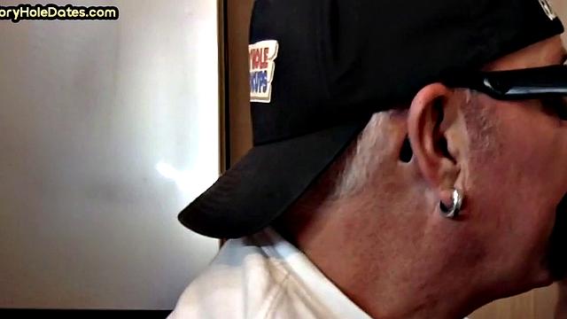 Mature gay sucker gets gloryhole fucked in closeup