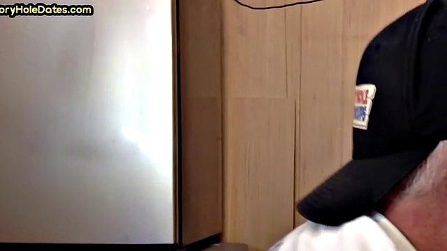 Mature gay sucker gets gloryhole fucked in closeup