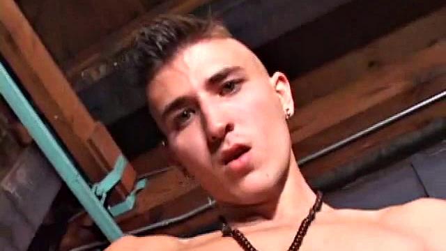 Tyler Ridgestone invites us to join him in a wank. With everyone watching, he strips down and starts to stroke his dick. After some serious stroking Tyler drops a big warm cum load from the rafters.
