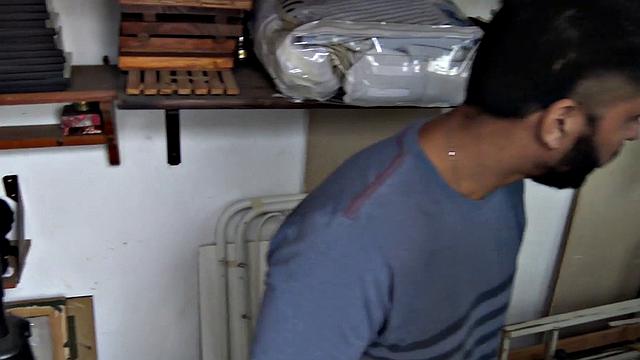 Шеф пообещал двойную оплату, но сунул двойной прибор