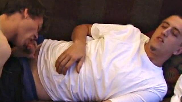 Мэтью и Род берут в рот и превращают член в шоу