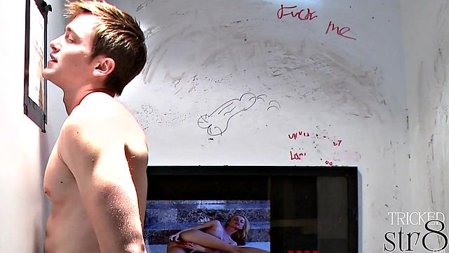 21yo amateur gets blowjob from guy