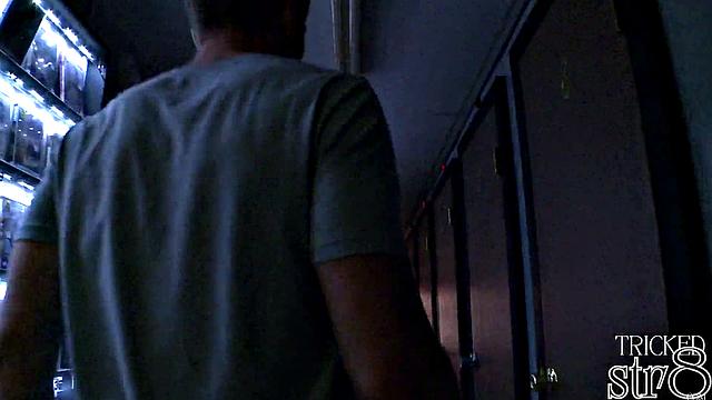 21yo amateur gets blowjob from guy