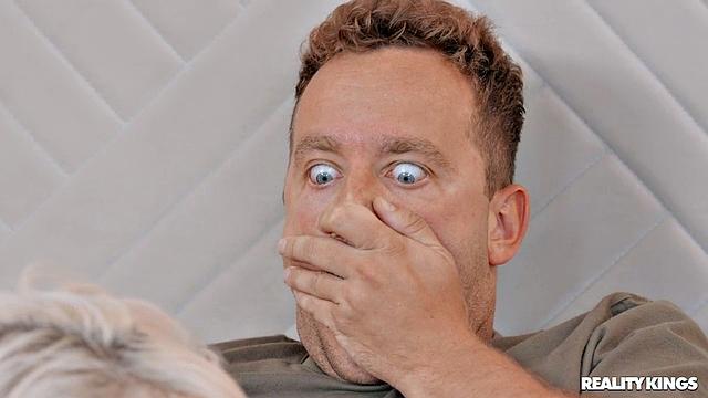 Big Tits Shower Player