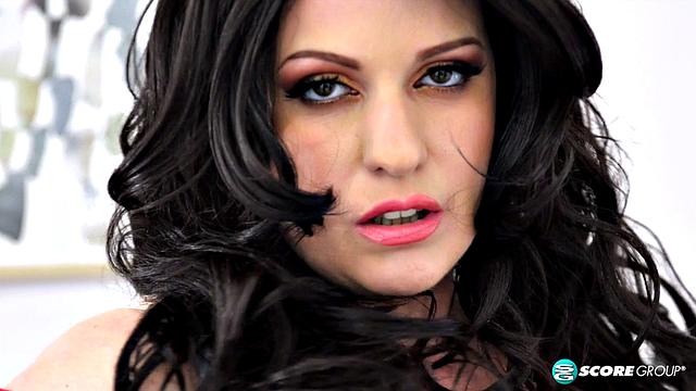 Honey Bee Queen Naia