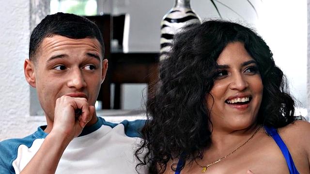 Bigbooty MILF fucked by big cock in missionary