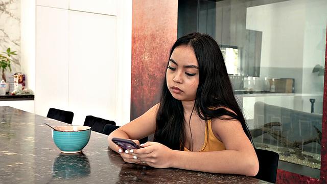 шаловливая сводная сестра учит братца порно-приёмам на кухне