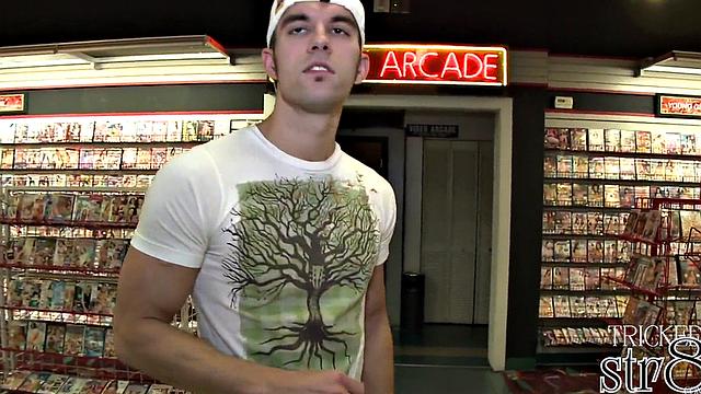 Real straight dude gloryhole sucked by gay until cumshot