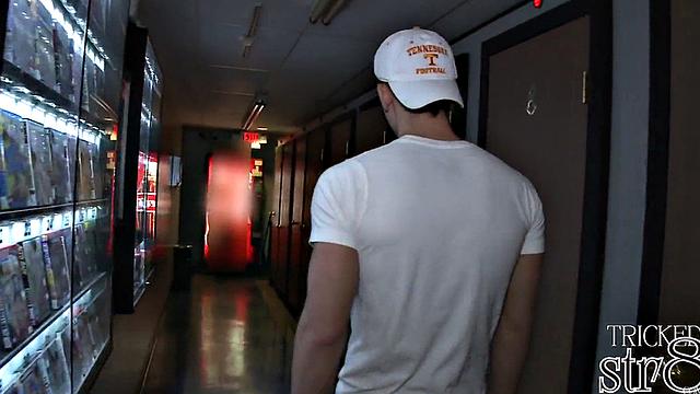 Real straight dude gloryhole sucked by gay until cumshot