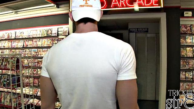 Real straight dude gloryhole sucked by gay until cumshot