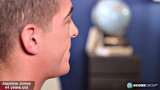 Johnny and busty teacher Mrs. Jones got a thing happening