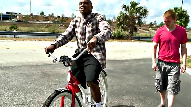 Pulled Nubian thug fucked outdoors in public place