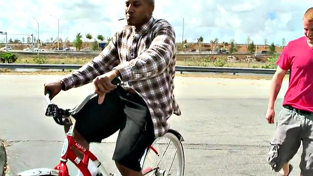 Pulled Nubian thug fucked outdoors in public place