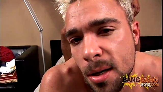 Бруно вставляет Трою так, что тот до сих пор не может сесть