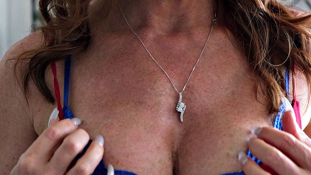 Janet Fucks Her Hairy