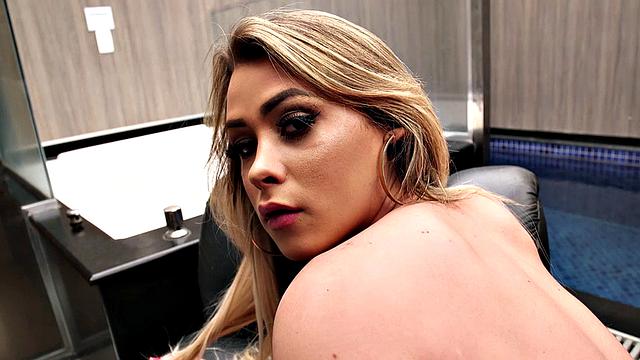 Leticia Rodrigues - Ms. Makes her debut