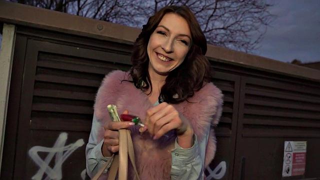 Amateur Czech babe fucked in bathroom for cash after casting