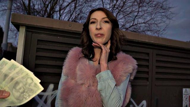 Amateur Czech babe fucked in bathroom for cash after casting