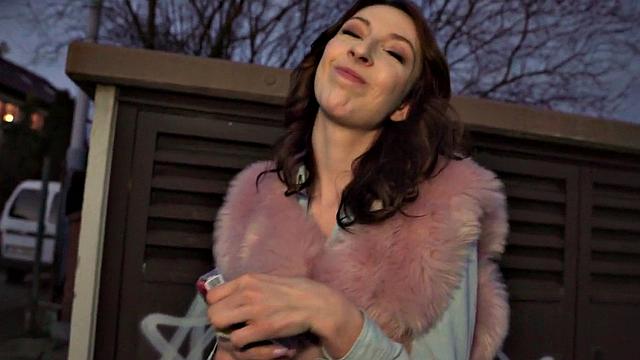 Amateur Czech babe fucked in bathroom for cash after casting