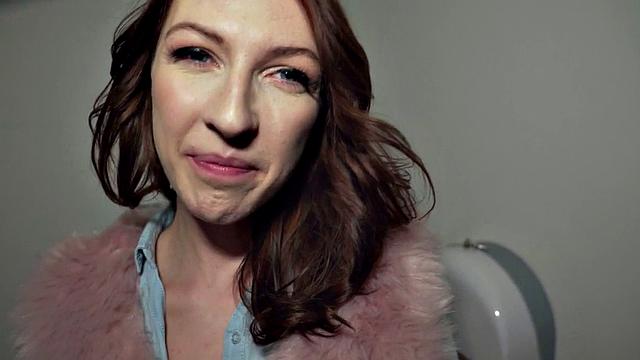 Amateur Czech babe fucked in bathroom for cash after casting